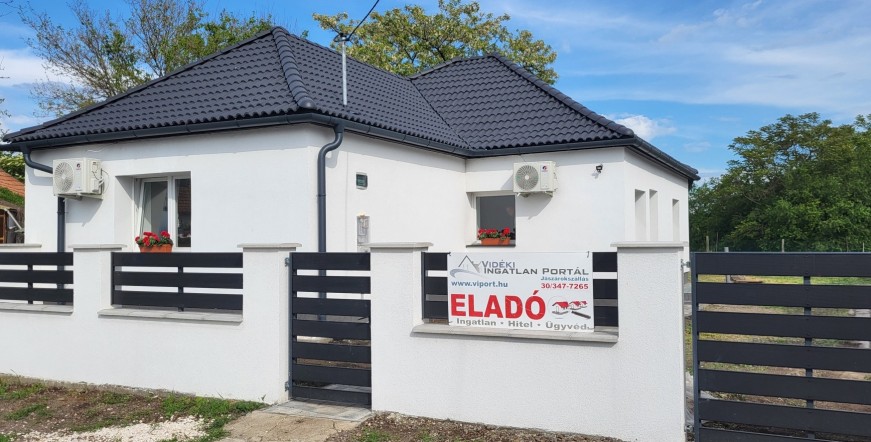 Jászárokszállás Eladó Ház Fáskert