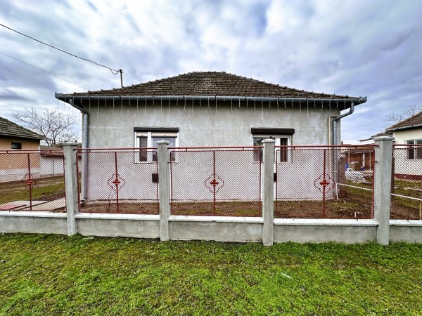 Sarkad ingatlanok