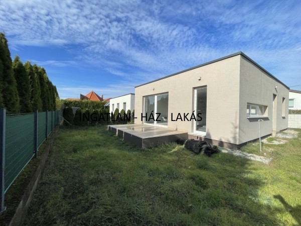 Nagytarcsa ingatlanok