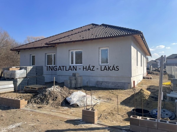 Vácrátót ingatlanok