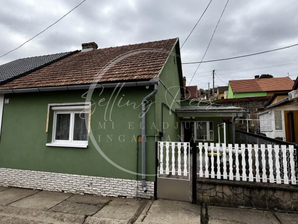 Komló ingatlanok