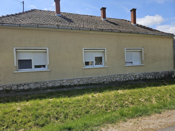 Bakonypölöske ingatlanok