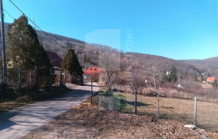 Pécs Eladó Telek Alsógyükési út