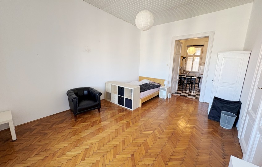 Budapest VIII. kerület Eladó Lakás Harminckettesek tere
