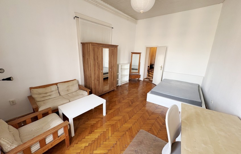 Budapest VIII. kerület Eladó Lakás Harminckettesek tere