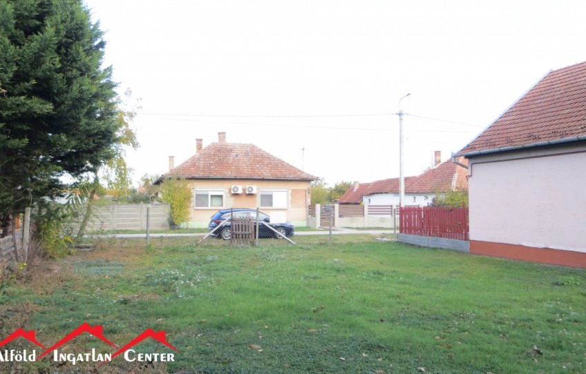 Békéscsaba Eladó Telek Madarász László