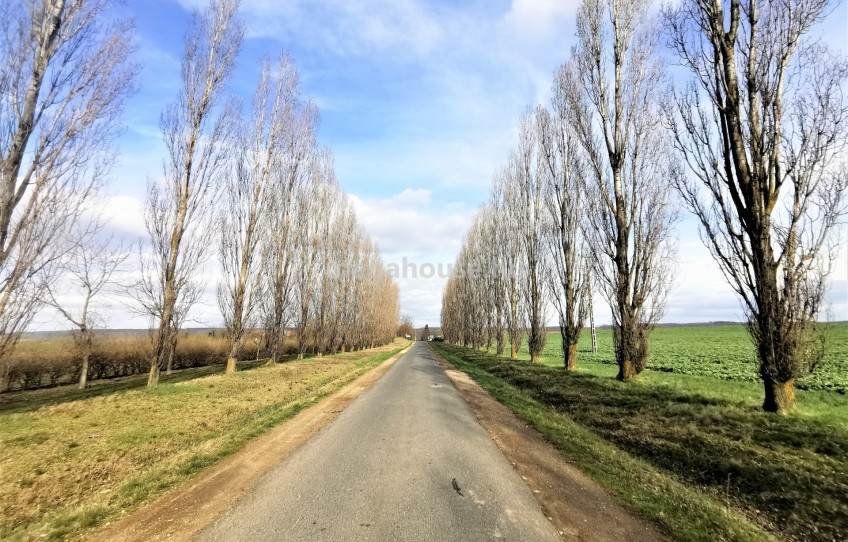 Gyugy Eladó Telek