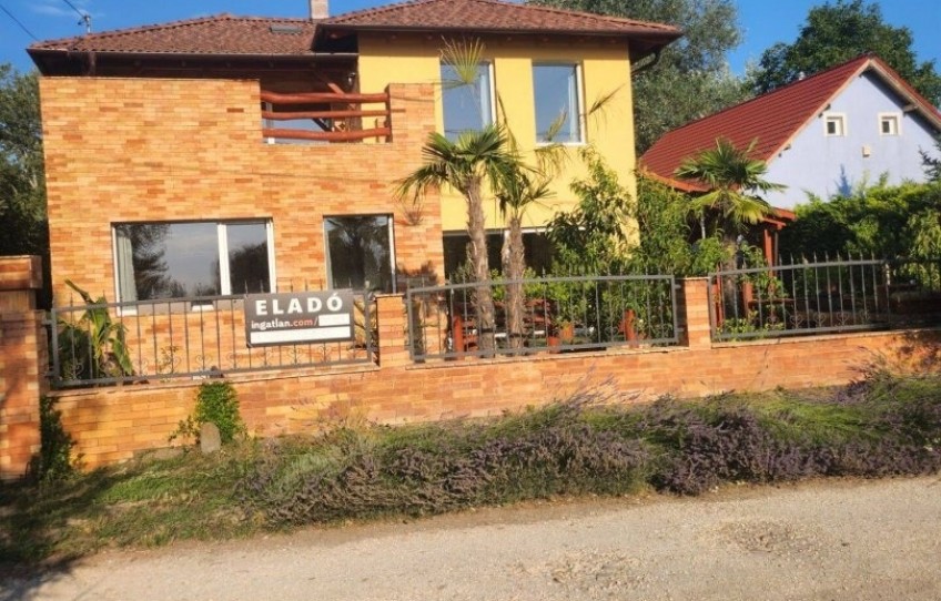 Kiskunlacháza Eladó Ház