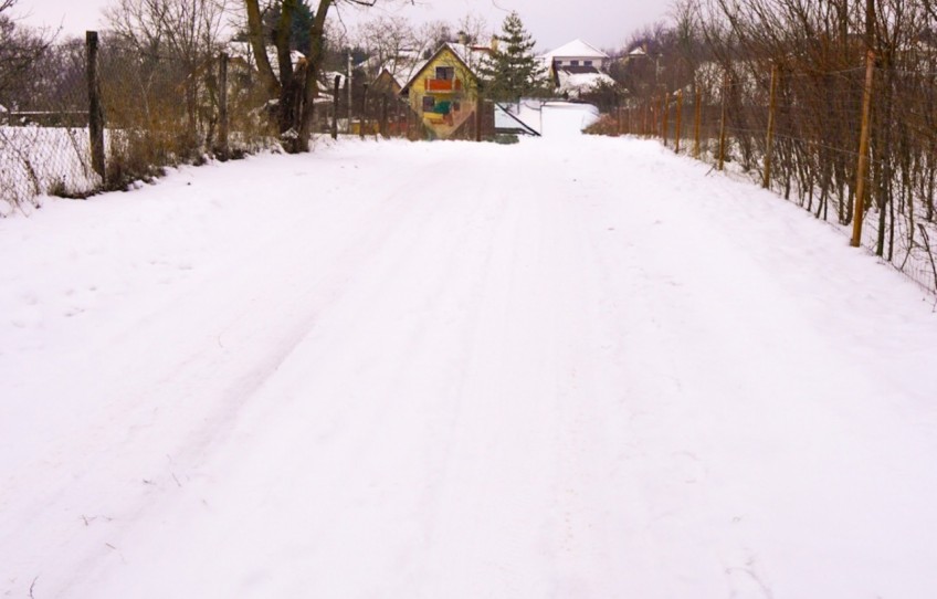 Taksony Eladó Telek