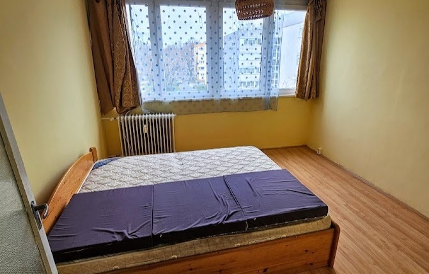 Pécs Eladó Lakás Nagy Imre út