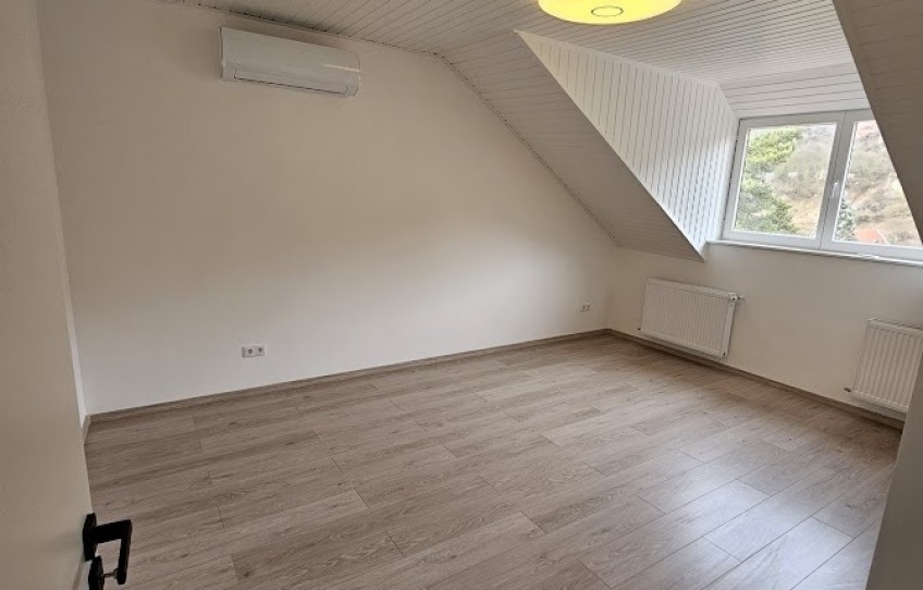 Pécs Eladó Ház Jakabhegyi út