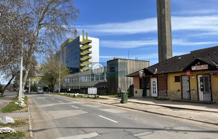 Kazincbarcika Eladó Üzlethelyiség Május 1