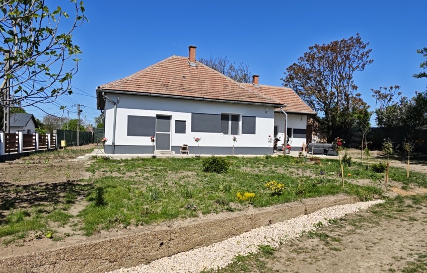 Ercsi Eladó Ház Kárpáthy Jenő utca