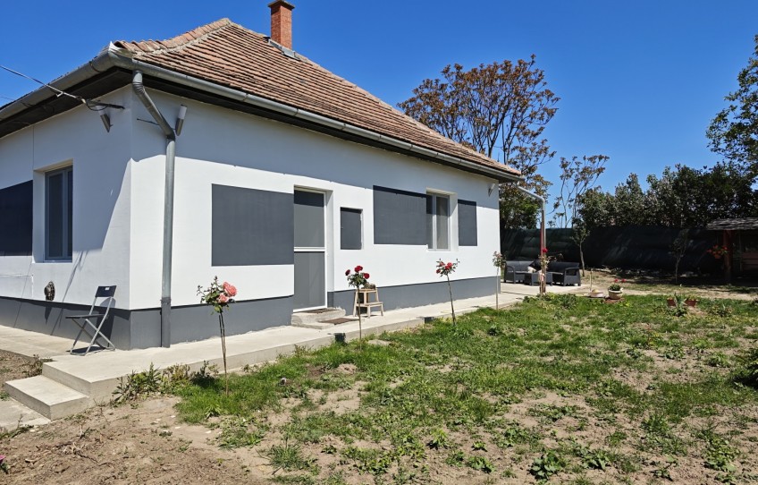 Ercsi Eladó Ház Kárpáthy Jenő utca