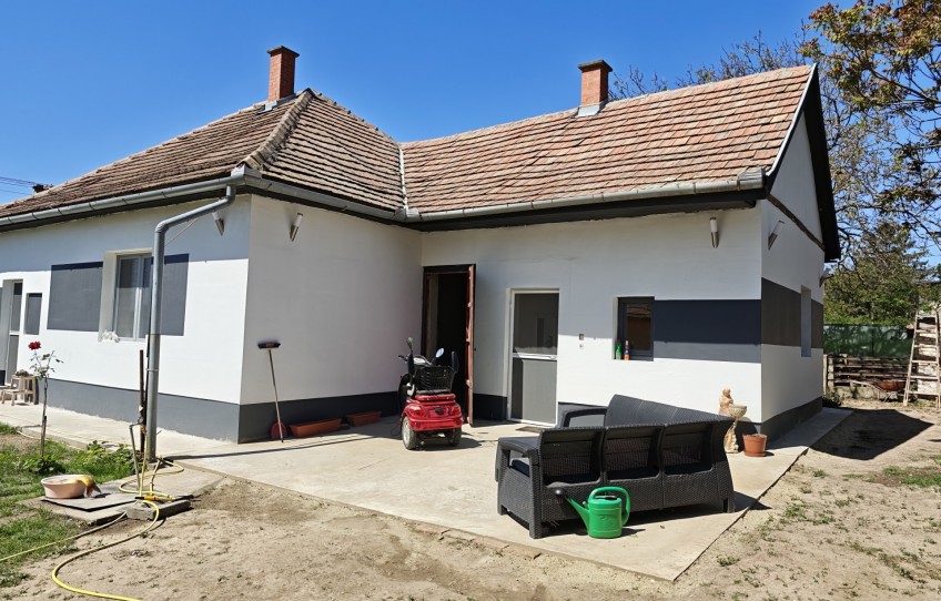 Ercsi Eladó Ház Kárpáthy Jenő utca