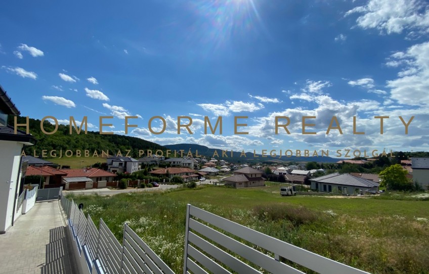 Üröm Eladó Ház Panorámaliget lakópark