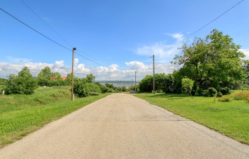 Velence Eladó Telek