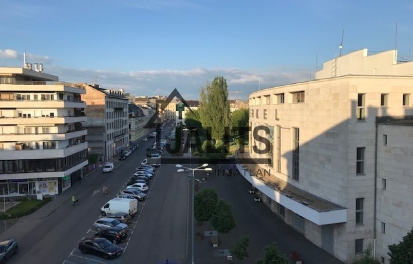 Budapest VIII. kerület Kiadó Lakás II. János Pál pápa tér