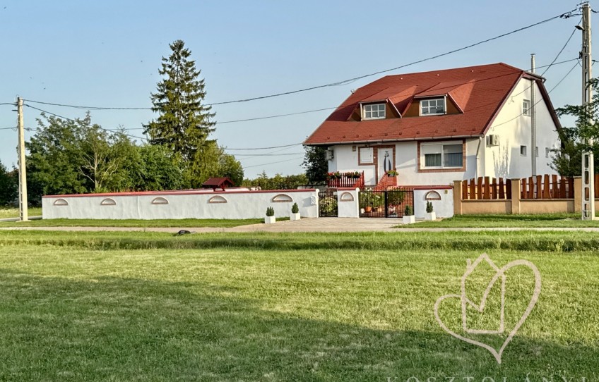 Gesztely Eladó Ház Akác