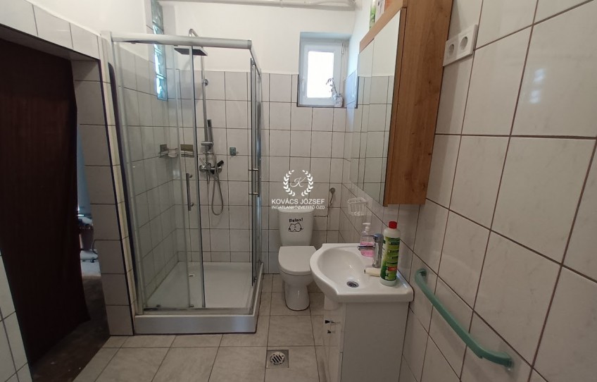 Lénárddaróc Eladó Ház