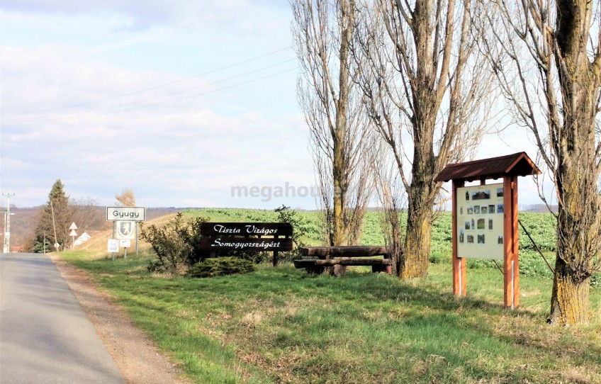 Gyugy Eladó Telek