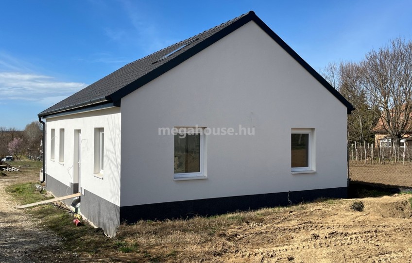 Balatonszemes Eladó Ház