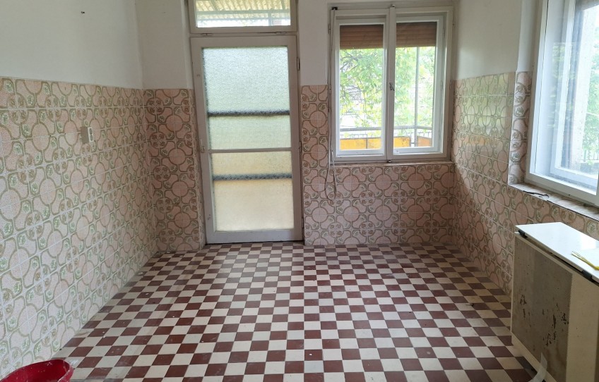 Koroncó Eladó Ház
