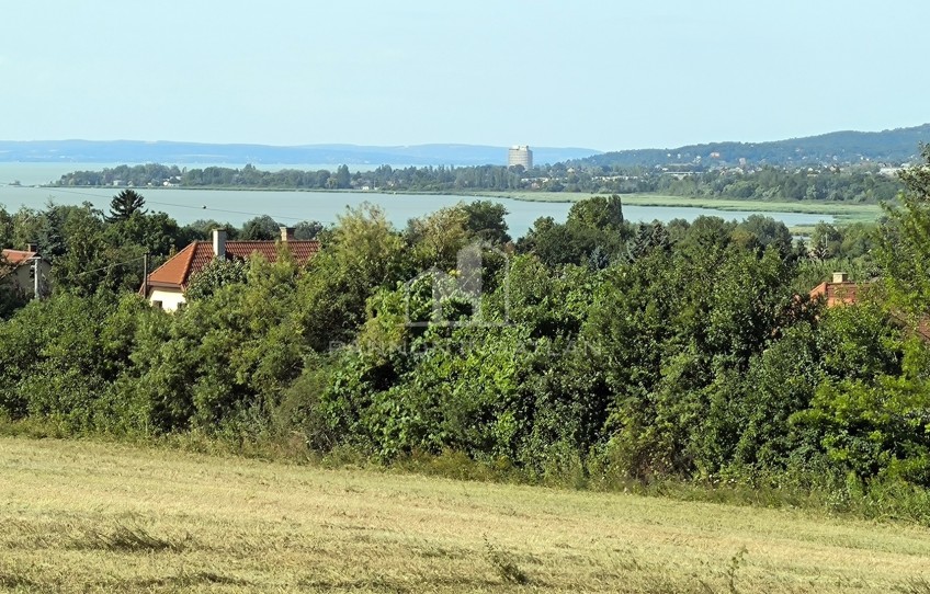 Balatonfűzfő Eladó Telek