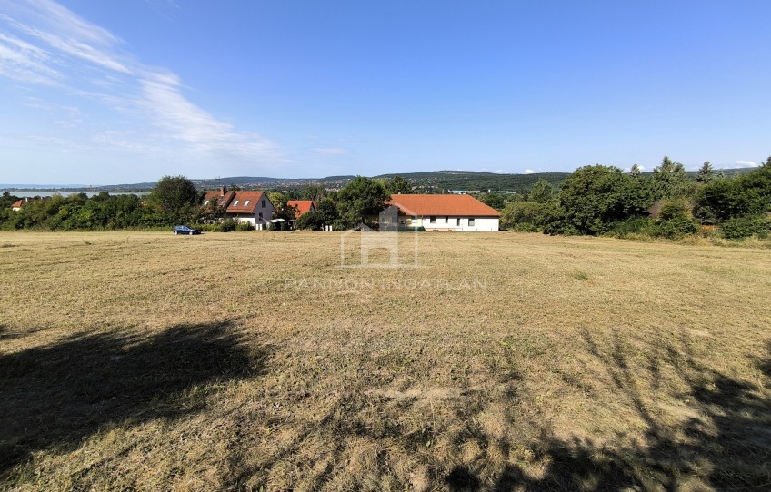 Balatonfűzfő Eladó Telek