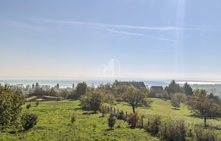 Balatonalmádi Eladó Ház