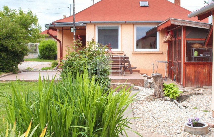 Balatonfőkajár Eladó Ház