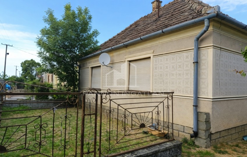 Iszkáz Eladó Ház