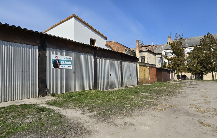 Nagykőrös Eladó Garázs