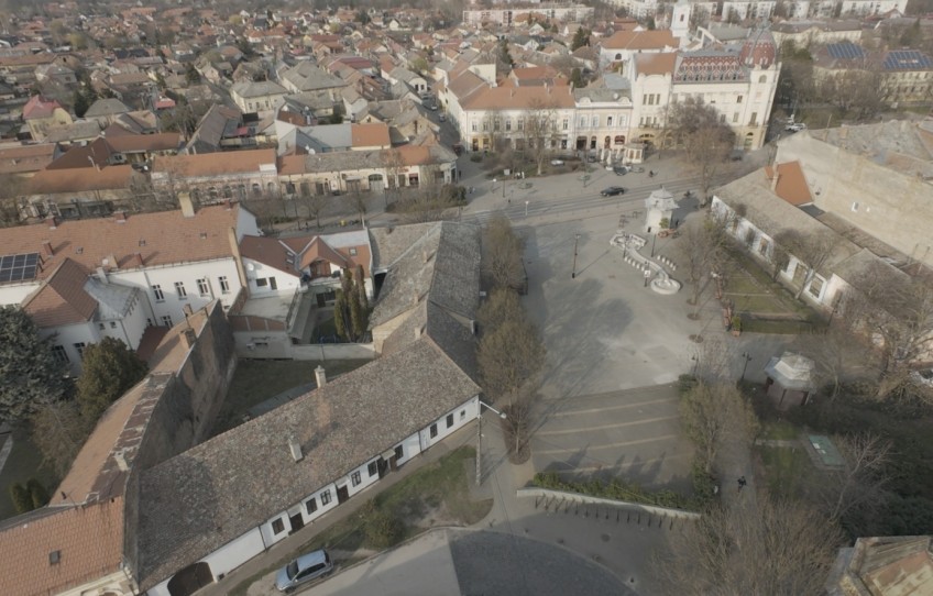 Nagykőrös Eladó Üzlethelyiség