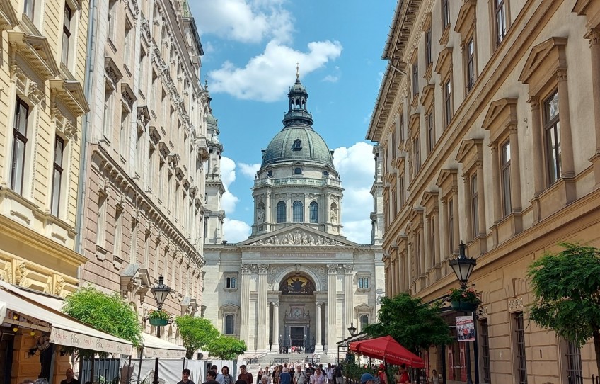 Budapest V. kerület Eladó Lakás Október 6. utca