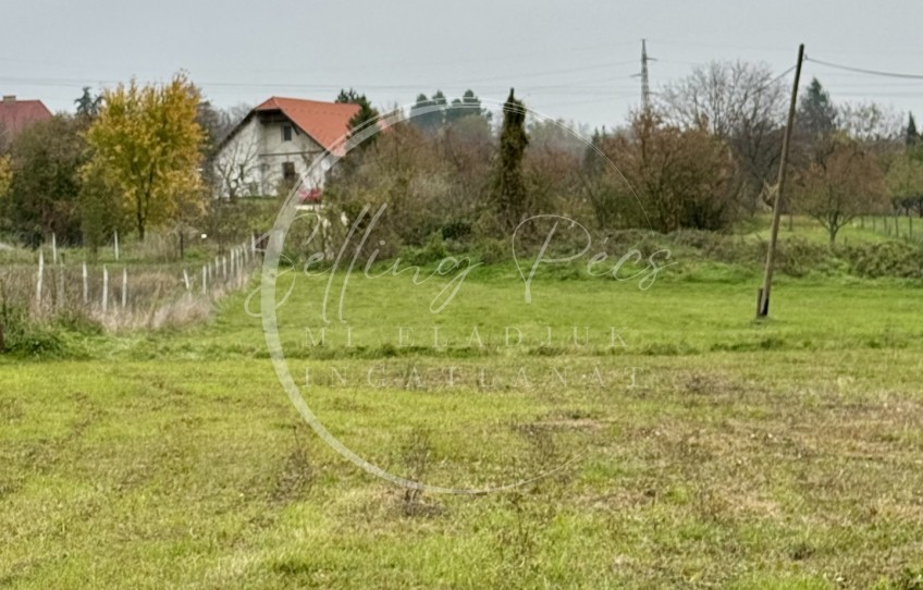 Pécs Eladó Telek Széna utca