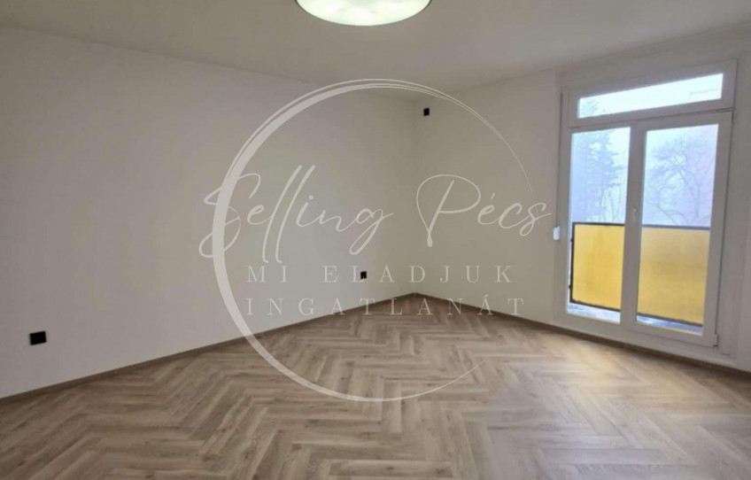Pécs Eladó Lakás Építők útja