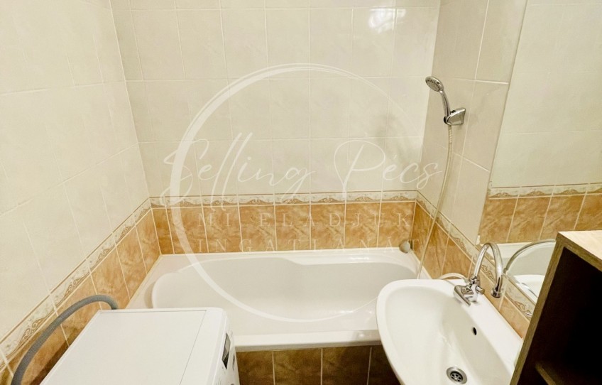 Pécs Eladó Lakás Mezőszél utca