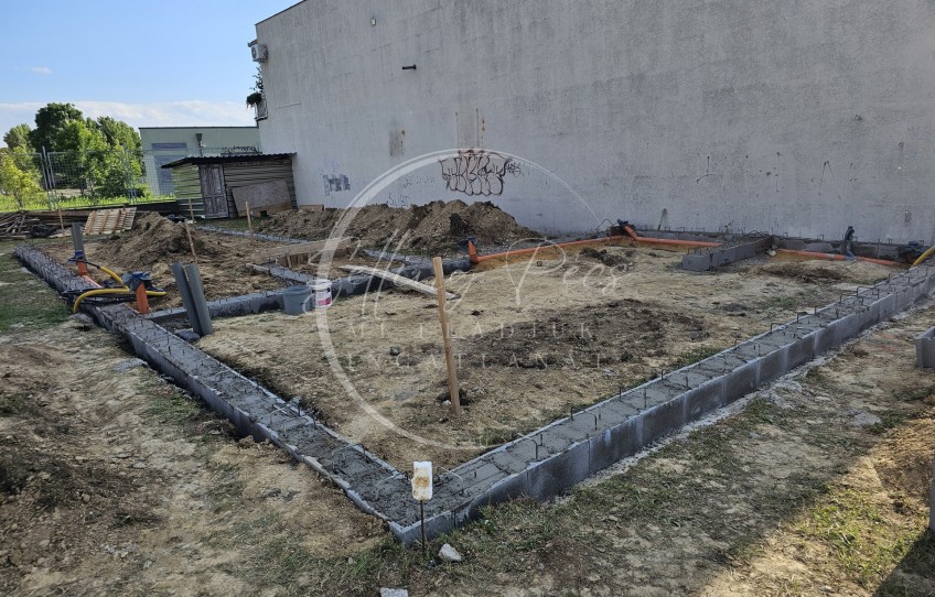 Pécs Eladó Lakás Újhegyi főtér