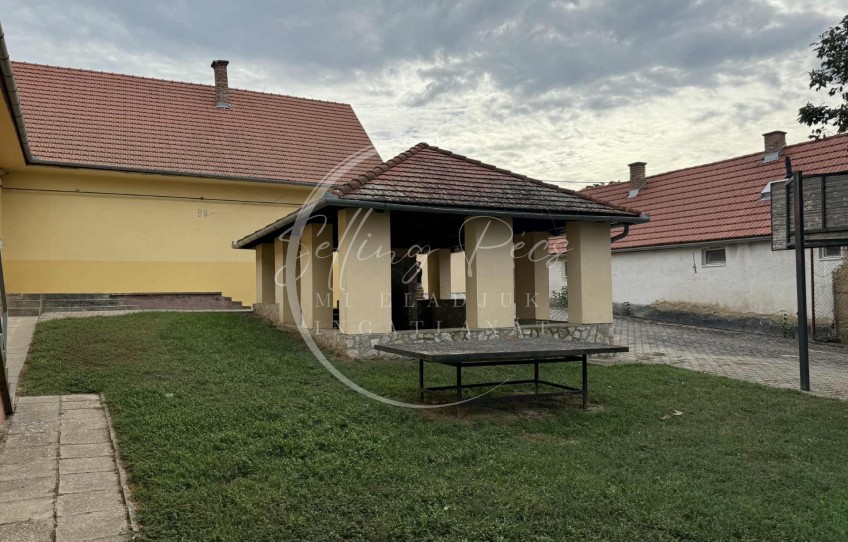 Pócsa Eladó Ház