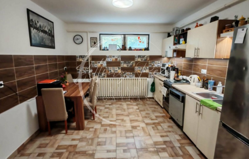 Hobol Eladó Ház Mátyás Király utca