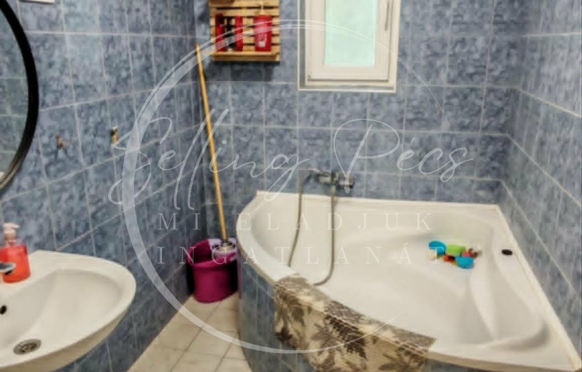 Hobol Eladó Ház Mátyás Király utca