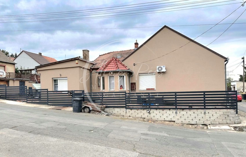 Komló Eladó Ház