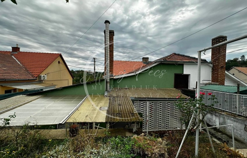 Komló Eladó Ház