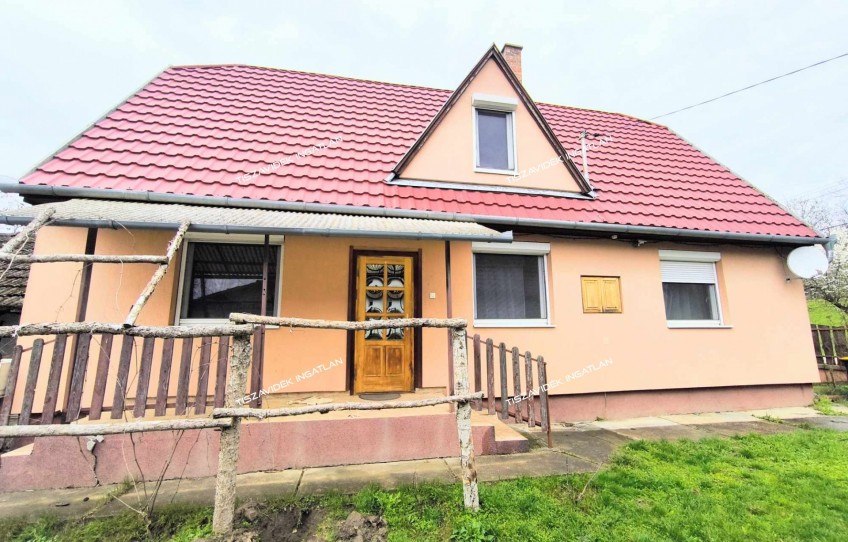Kőtelek Eladó Ház Hargita út