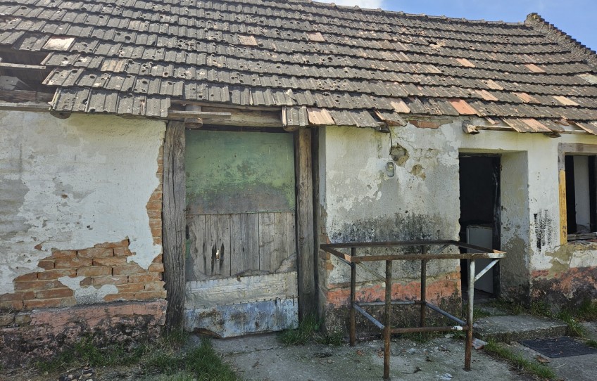 Bakonypölöske Eladó Ház