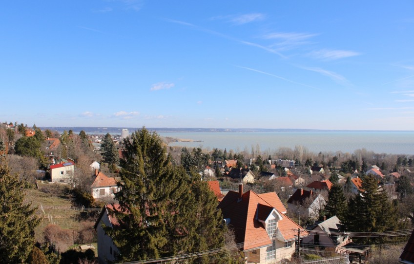 Balatonalmádi Eladó Ház