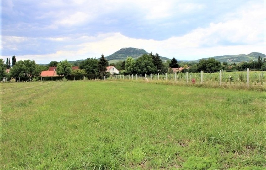 Káptalantóti Eladó Telek Badacsonyi