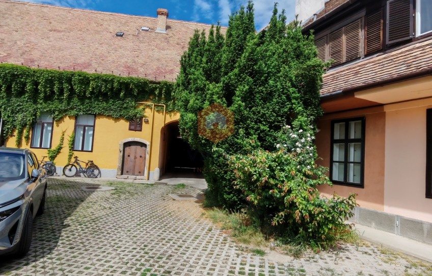 Pécs Eladó Lakás
