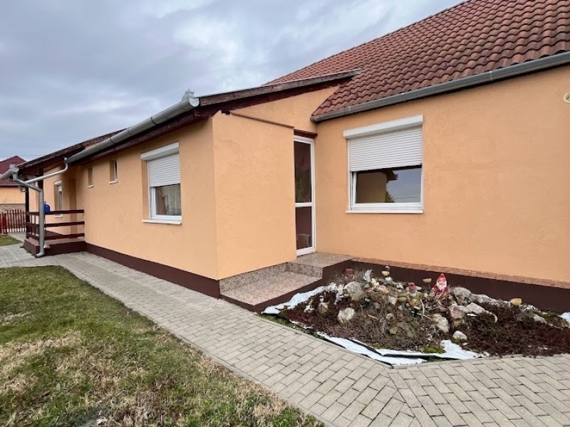 Csikóstőttős Eladó Ház